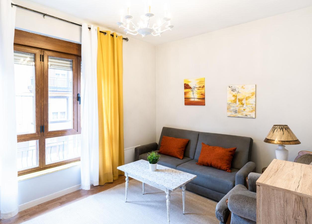 Housingleon - Apartamento Plaza Mayor Exteriör bild